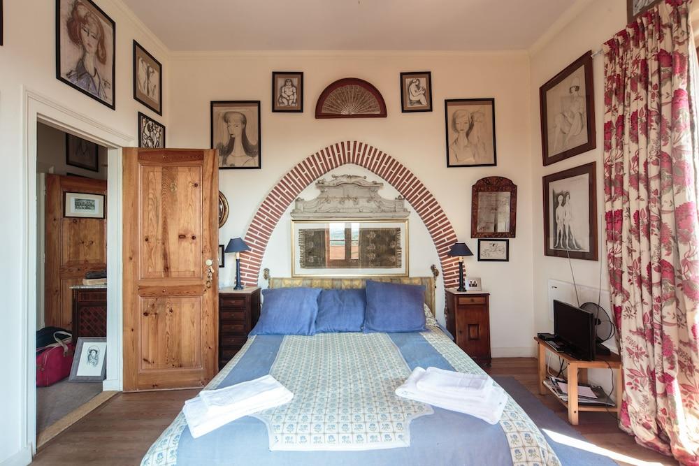 Shepinetree - Pinheira House