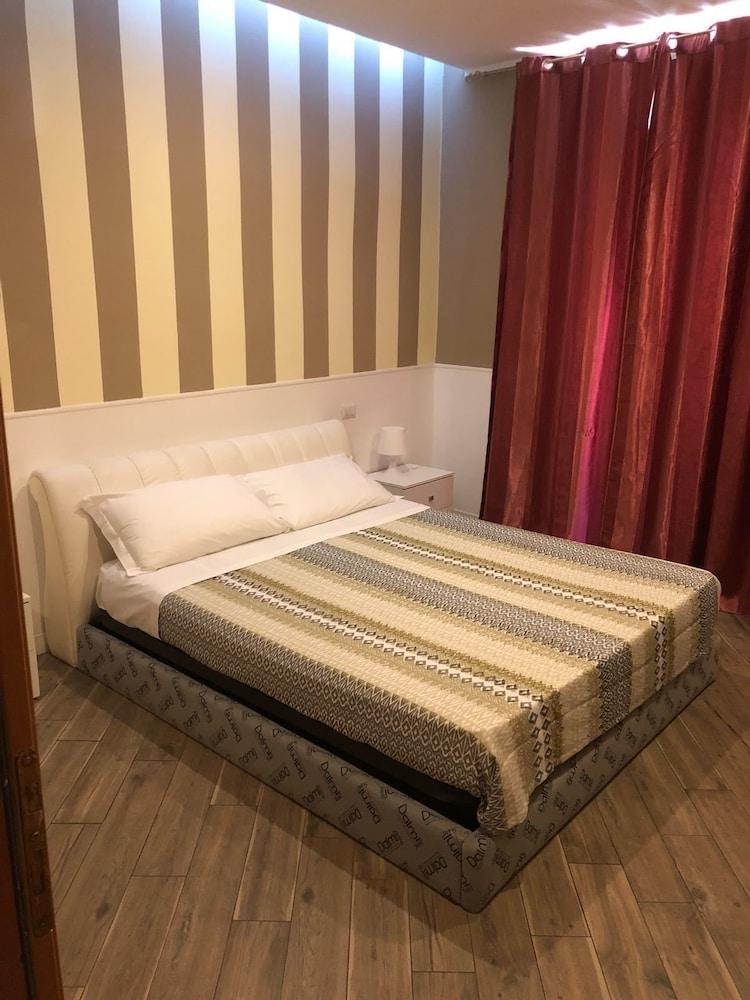 Rent Rooms Colosseum