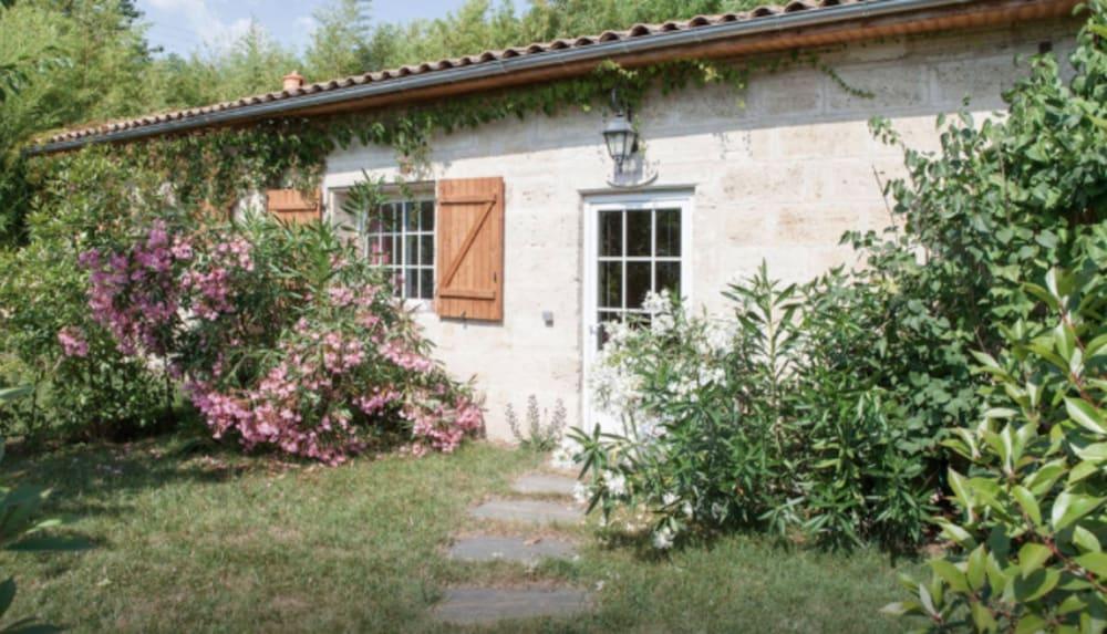 Château Latour Segur Suites & Spa