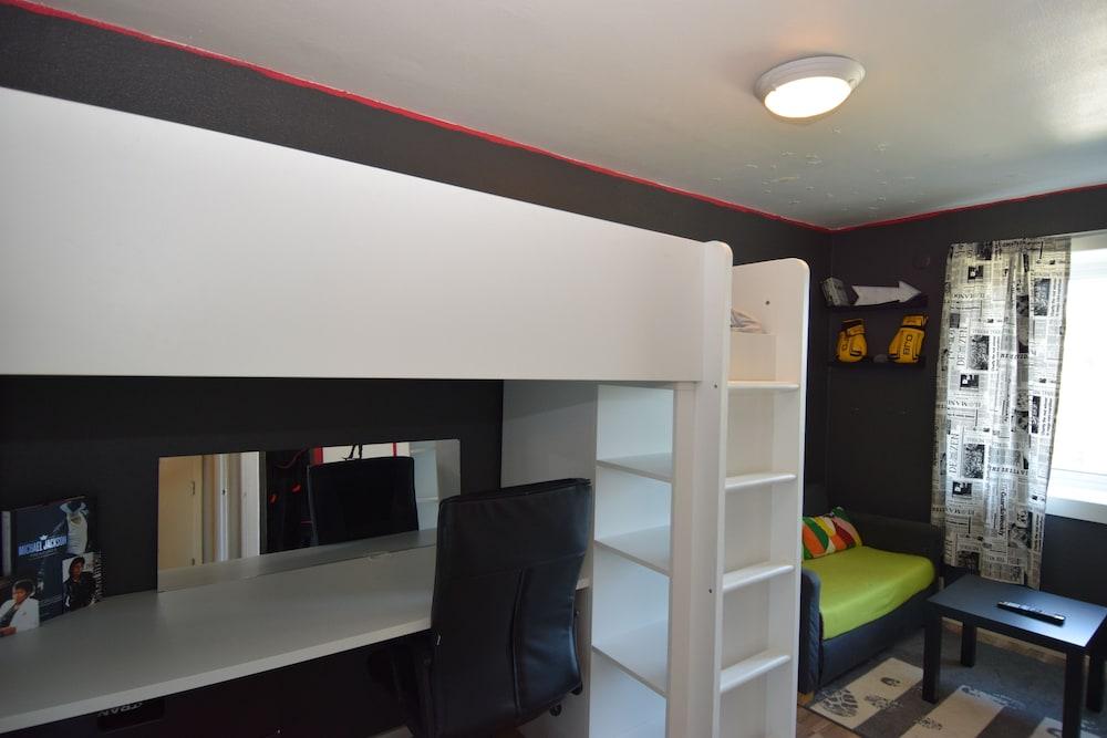 Solferie Holiday Home- Gullveien