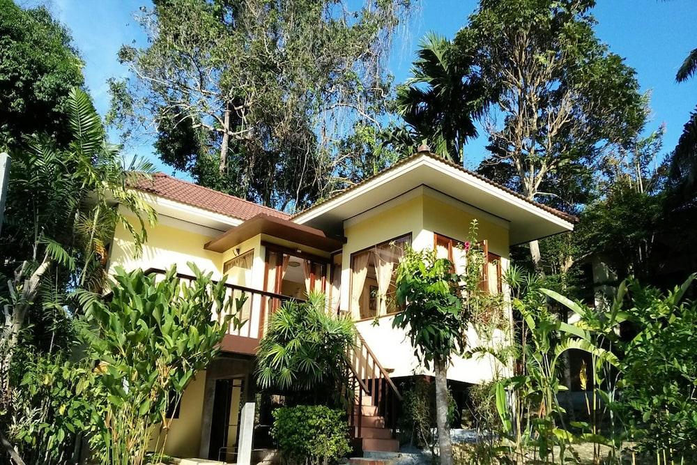 Krabi Green Hill Pool Villas