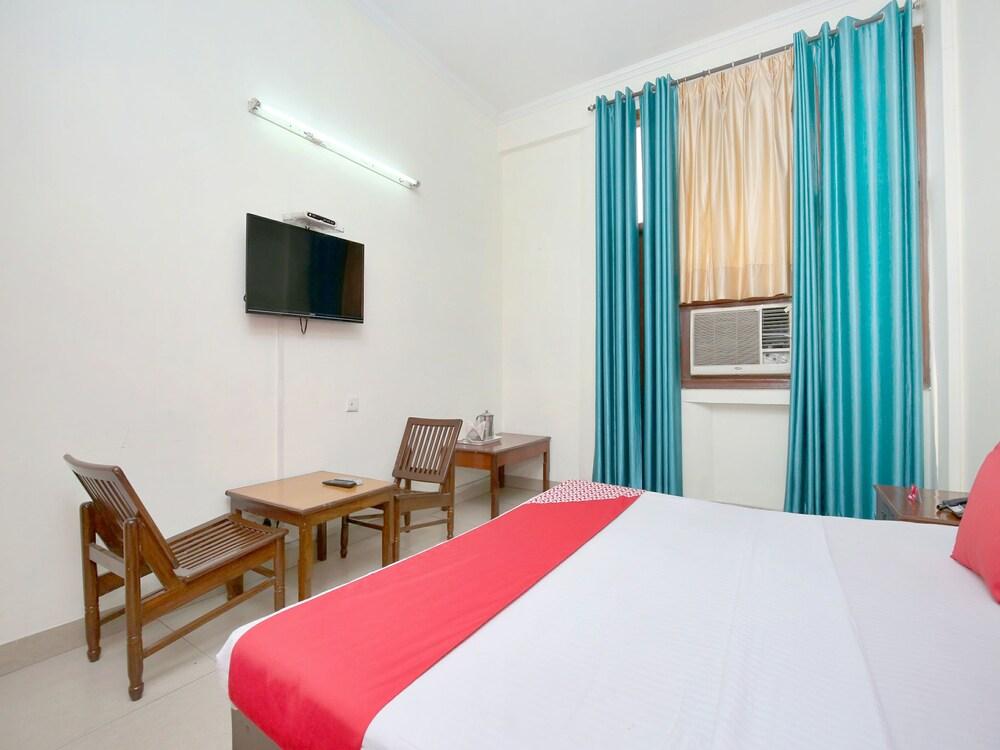 OYO 14324 Hotel towns pride