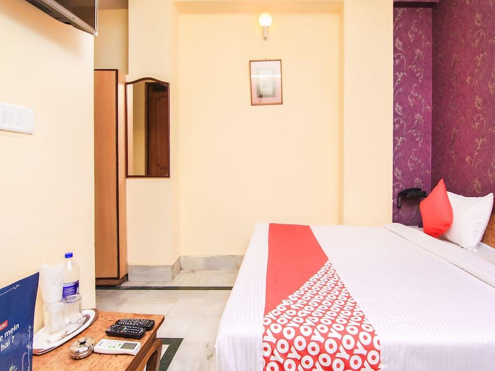 OYO 14932 Hotel Paradise