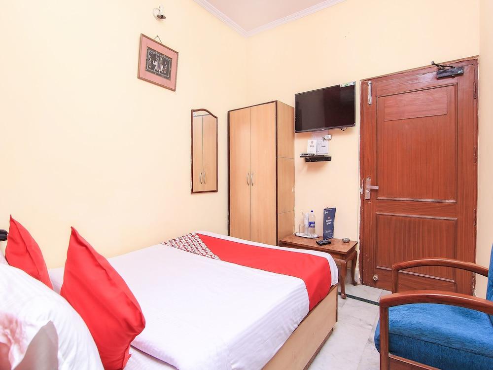 OYO 14932 Hotel Paradise