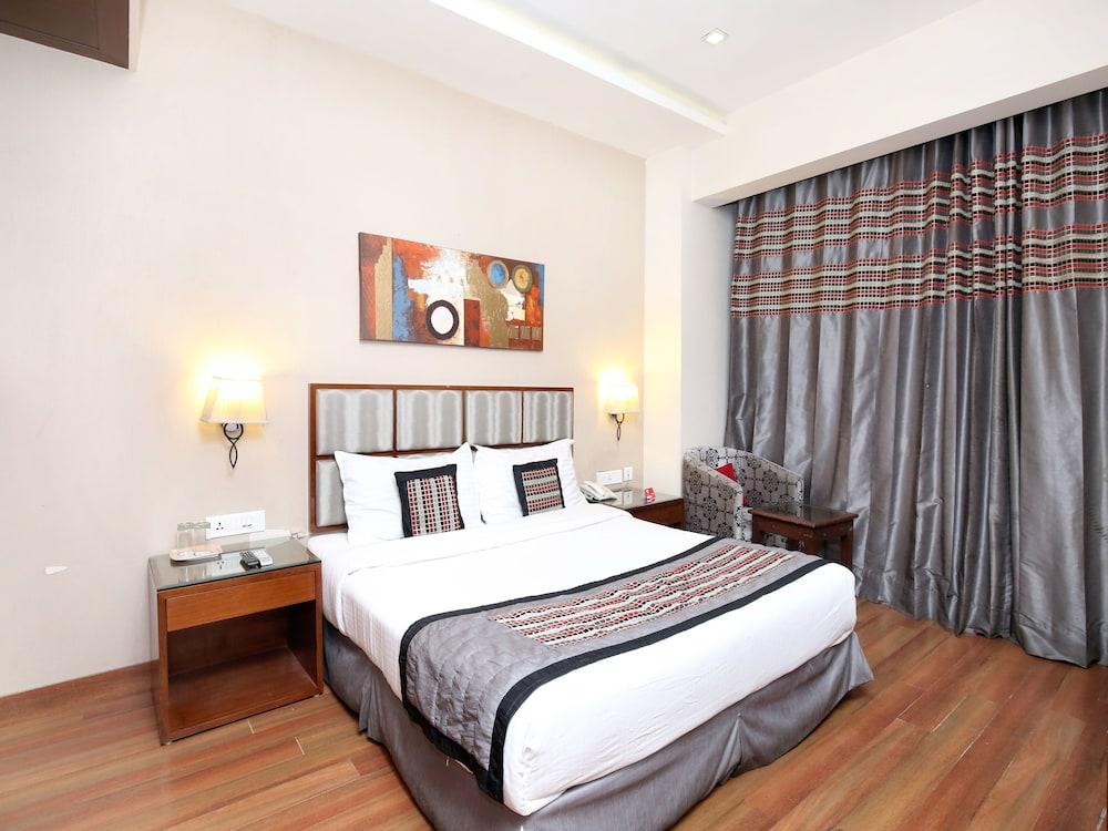 OYO 15134 Hotel Downtown