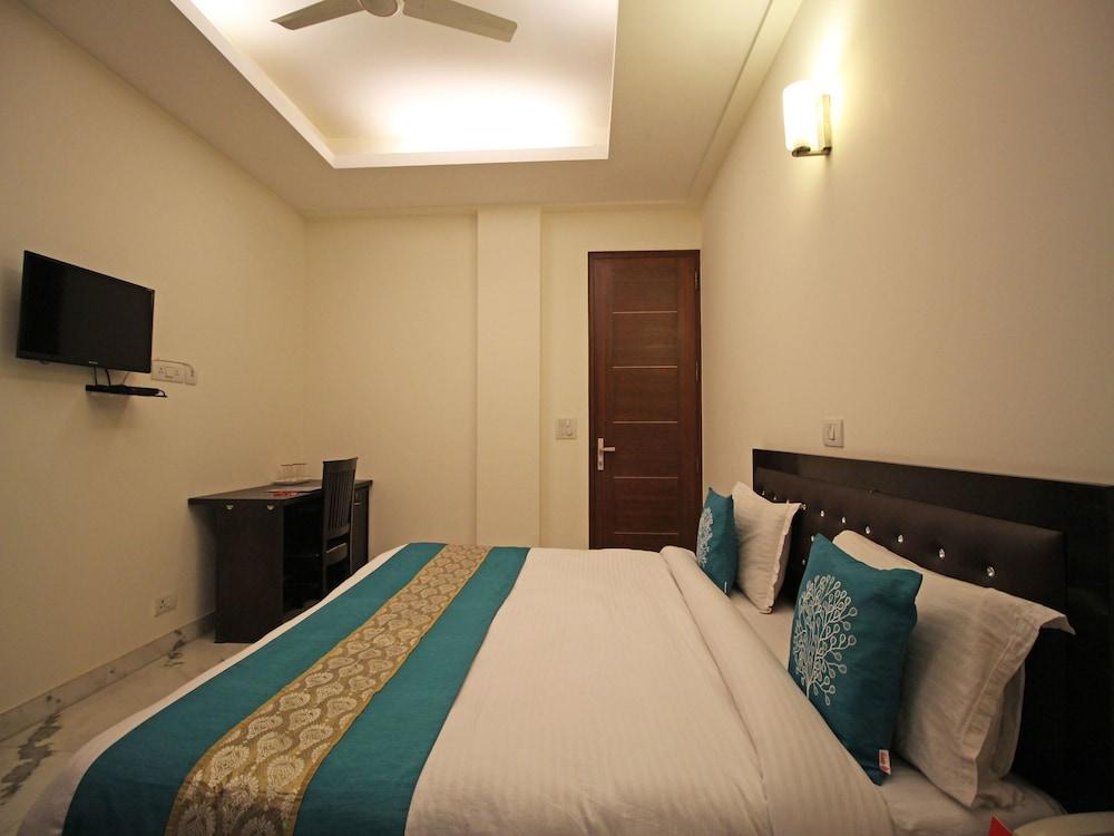 OYO 5216 Aksh Palace