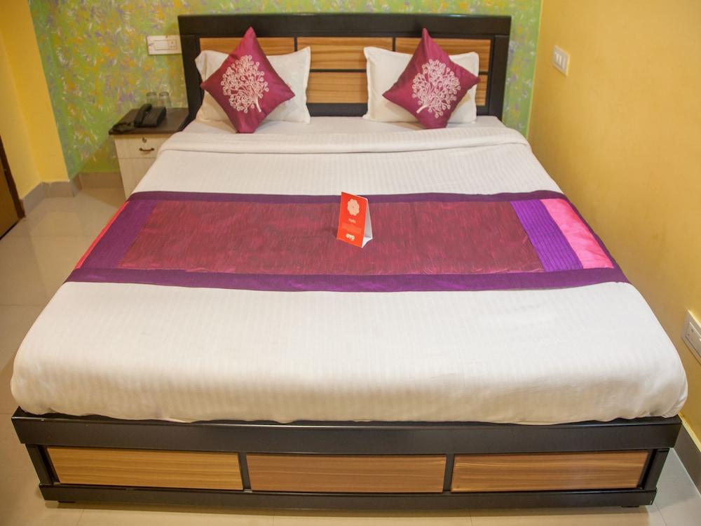 OYO 10673 Time Palace Residency