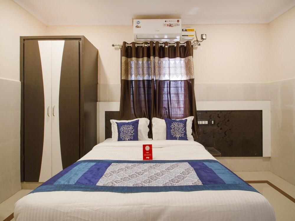 OYO 10270 SS Residency