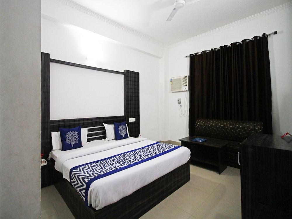 OYO 5093 Hotel Broadway