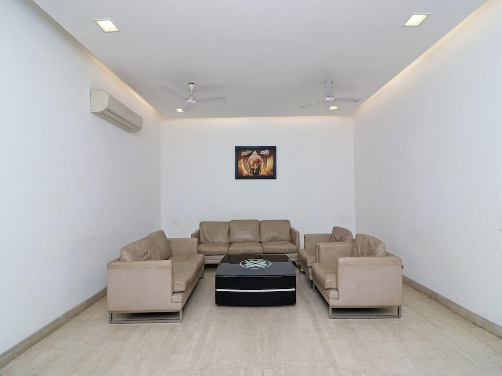 OYO 13575 Green Vogue