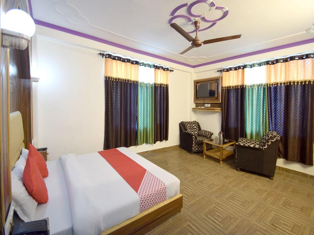 OYO 11733 Hotel Sunlight