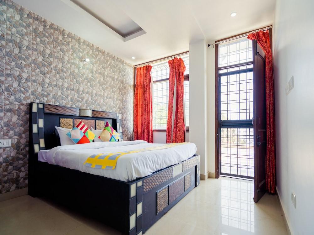 OYO 13291 Home Valley View 2BHK Near Picture Palace