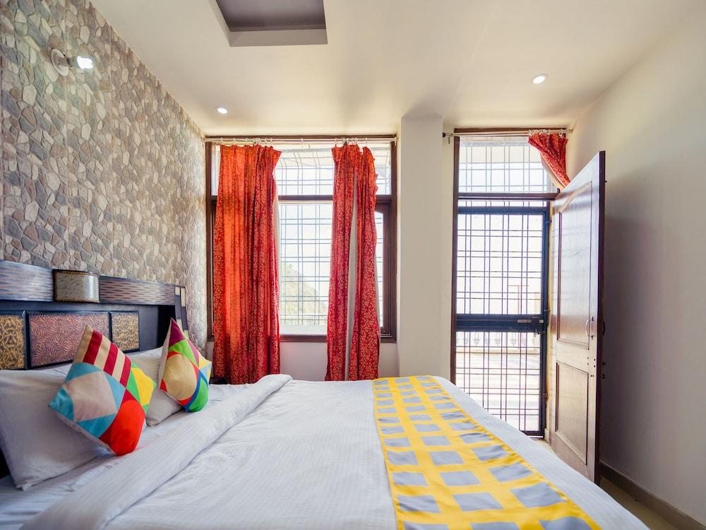 OYO 13291 Home Valley View 2BHK Near Picture Palace