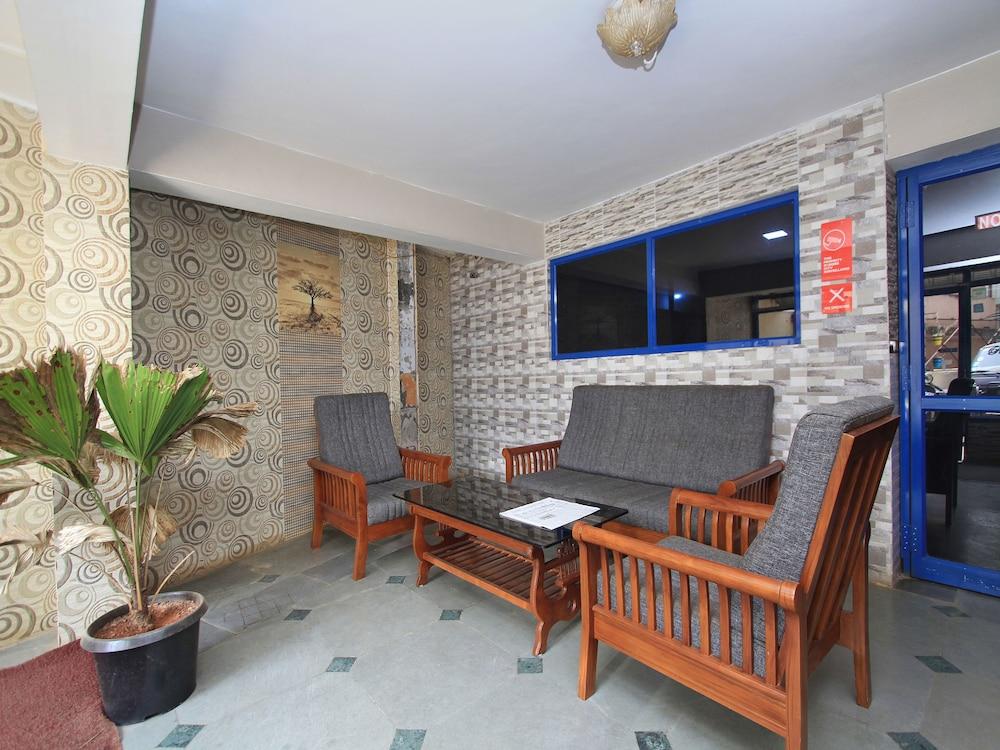 OYO 13597 Travel Stay Residency