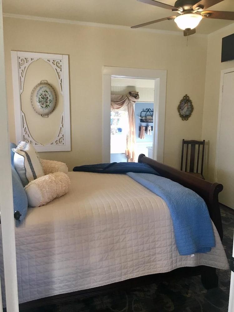 Captain's House On The Lake