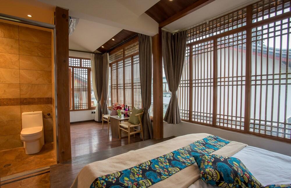Yunzhong Baisha Lijiang Inn