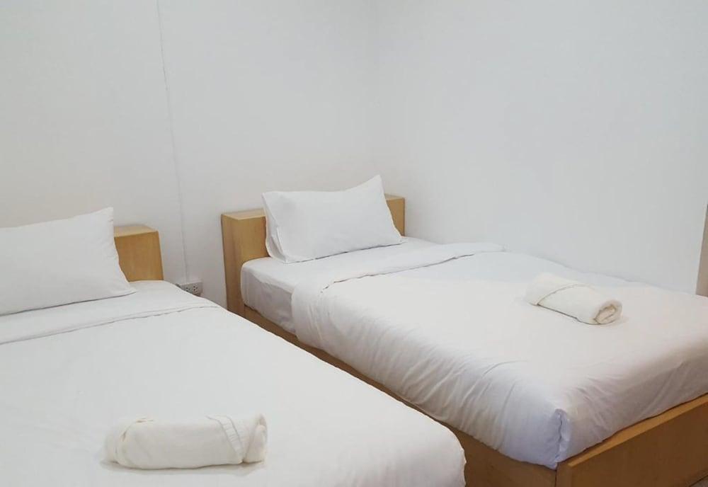 Jindabyne Cafe & Hostel