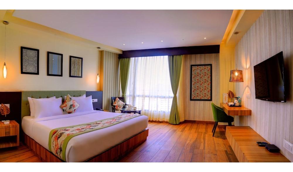 Udaan Clover Hotel Banquet & Spa