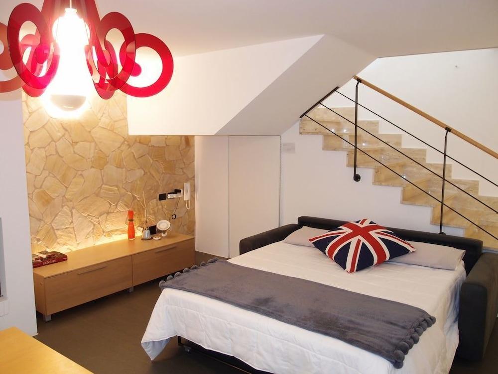 Lecce Apartment With Private Pool - Cameliesuites