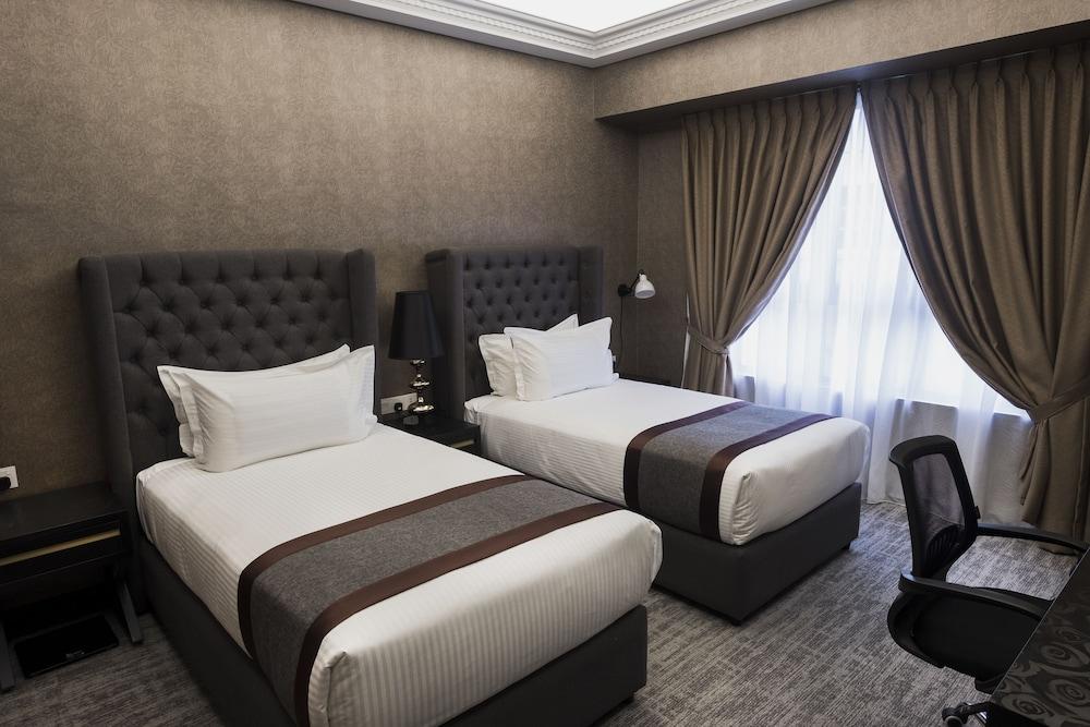 1969 Business Suites