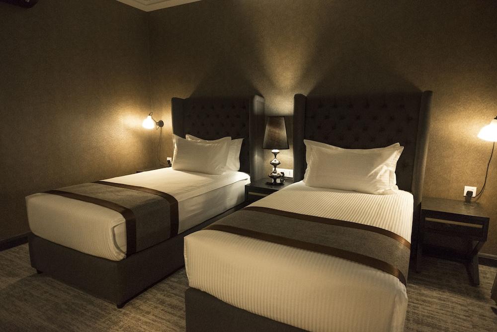 1969 Business Suites