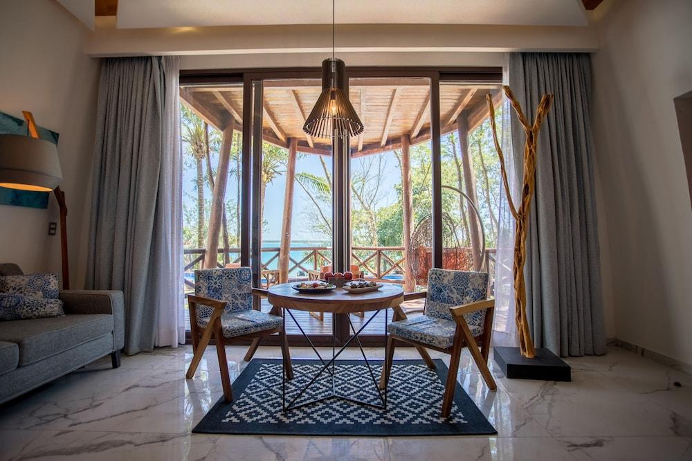 Mia Bacalar Luxury Resort & Spa