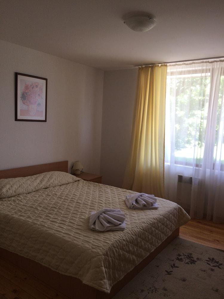 Four Leaf Clover Apartments to Rent