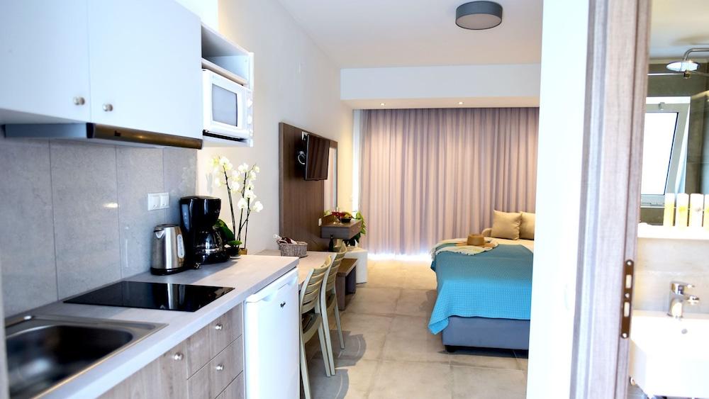 Blue Horizon Apartments