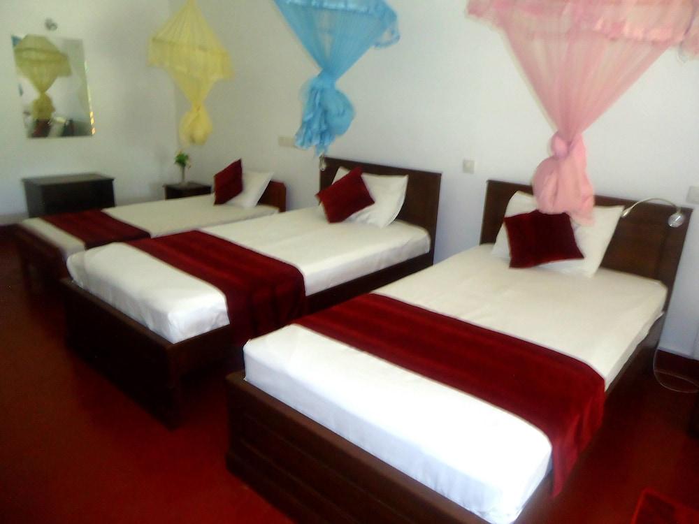 White Sand Beach Inn