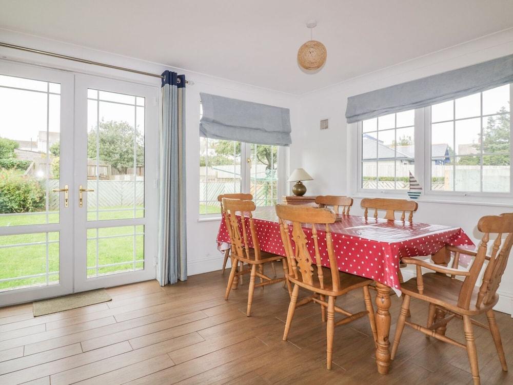 Apartment 1, Trearren