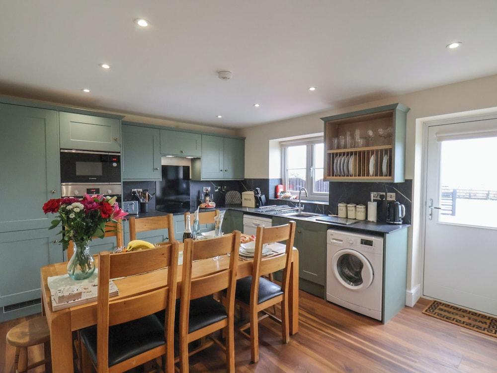 Whalebone Cottage at Broadings Farm