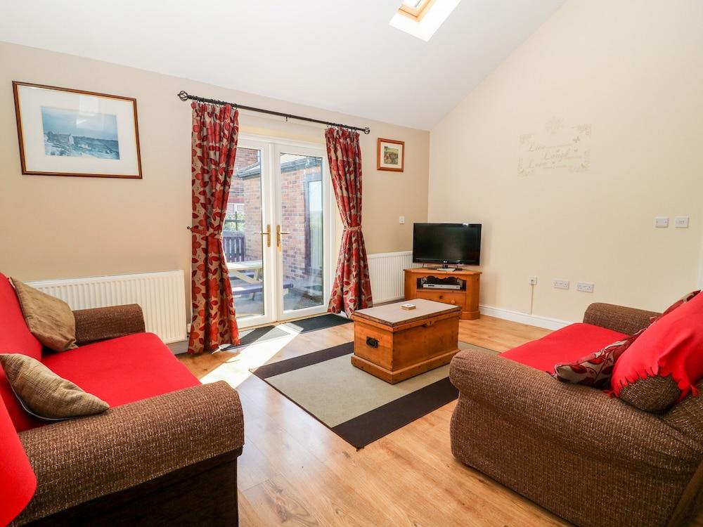 2 Pines Farm Cottages