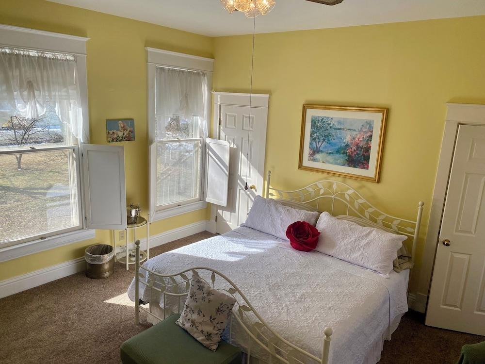 Red Rose Inn Bed & Breakfast