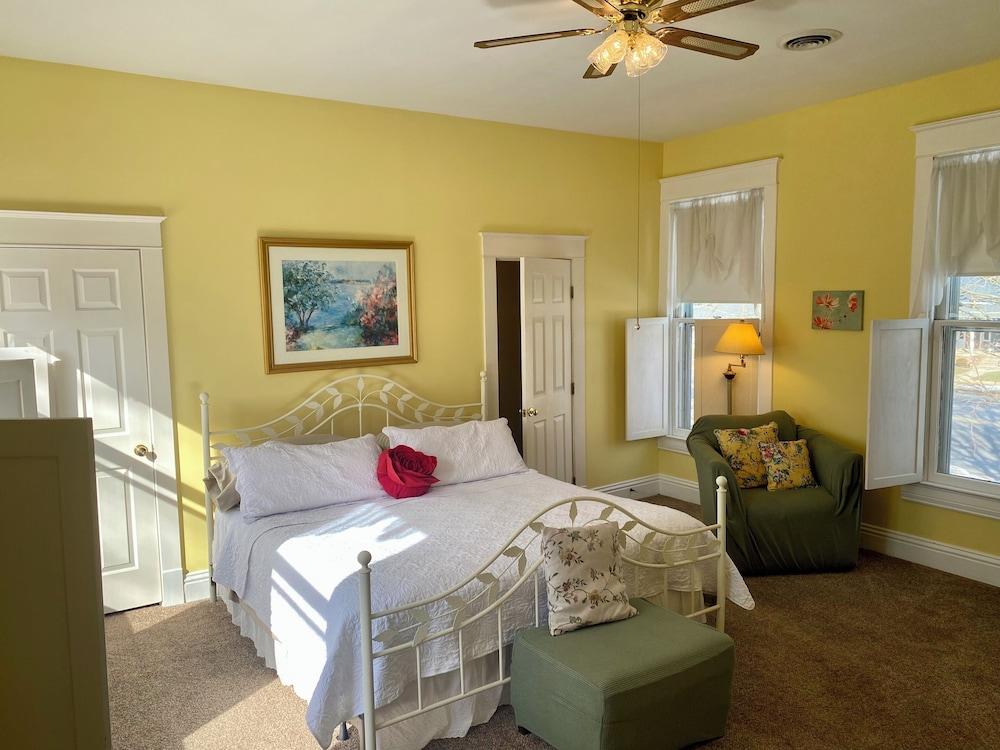 Red Rose Inn Bed & Breakfast