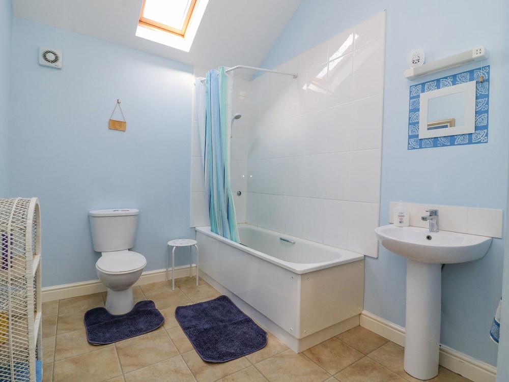 1 Pines Farm Cottages