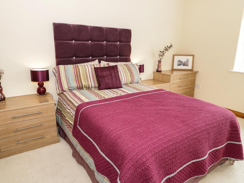 Bryn Derw Holiday Cottage