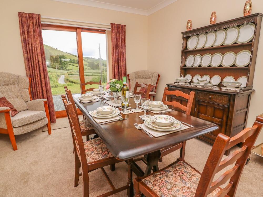 Drainbyrion Farm House