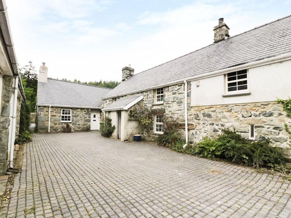 Hen Gelligemlyn - The Annexe