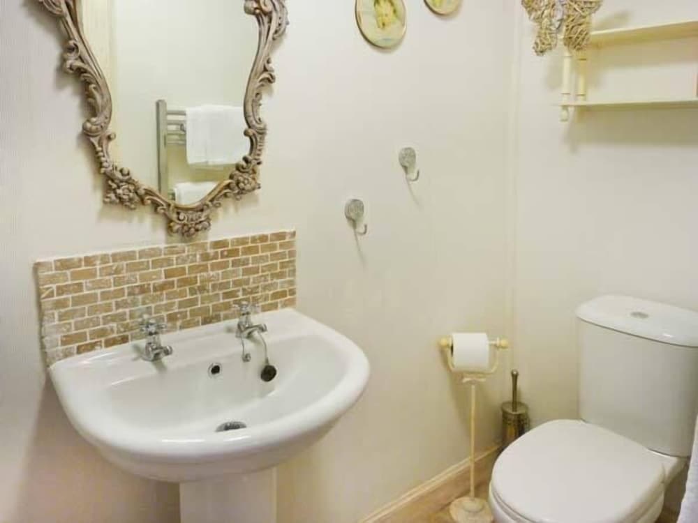 3 Queen Marys Buildings