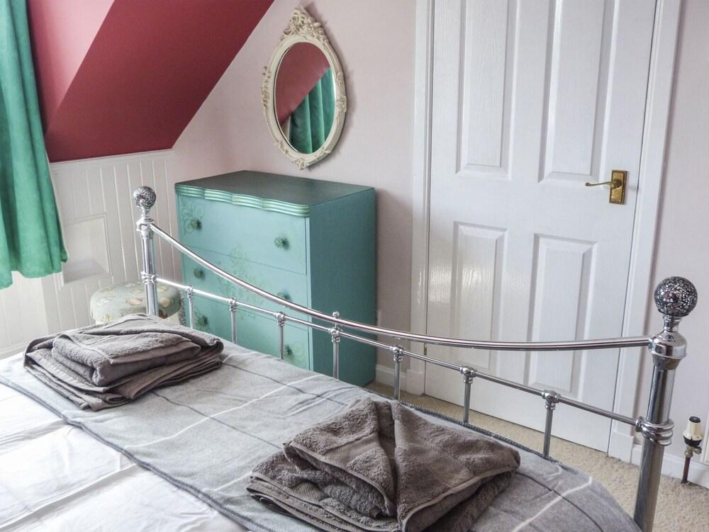 5 Distillery Cottages