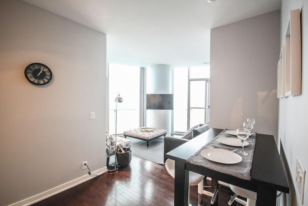 Sarkar Suites - Entertainment District