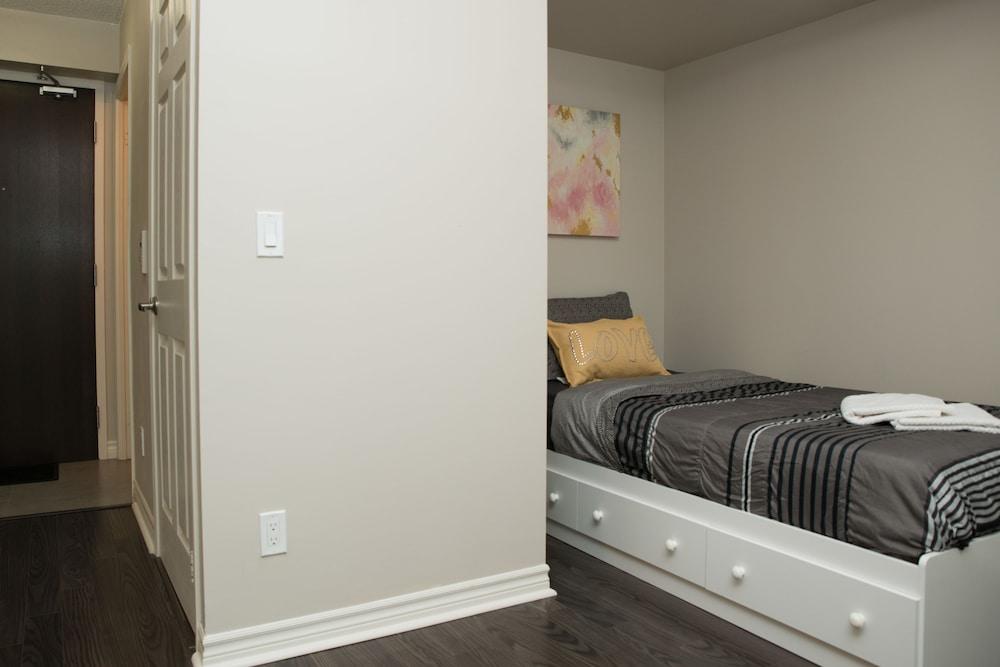 Sarkar Suites - Downtown Apartments