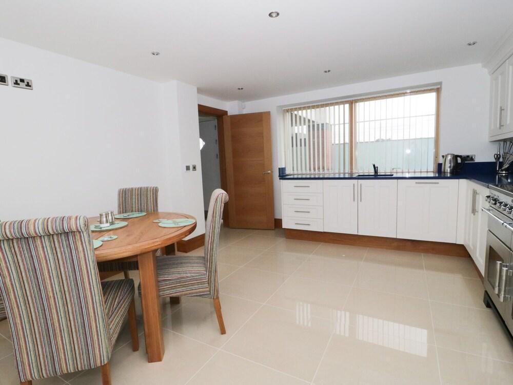 Beach House Apartment