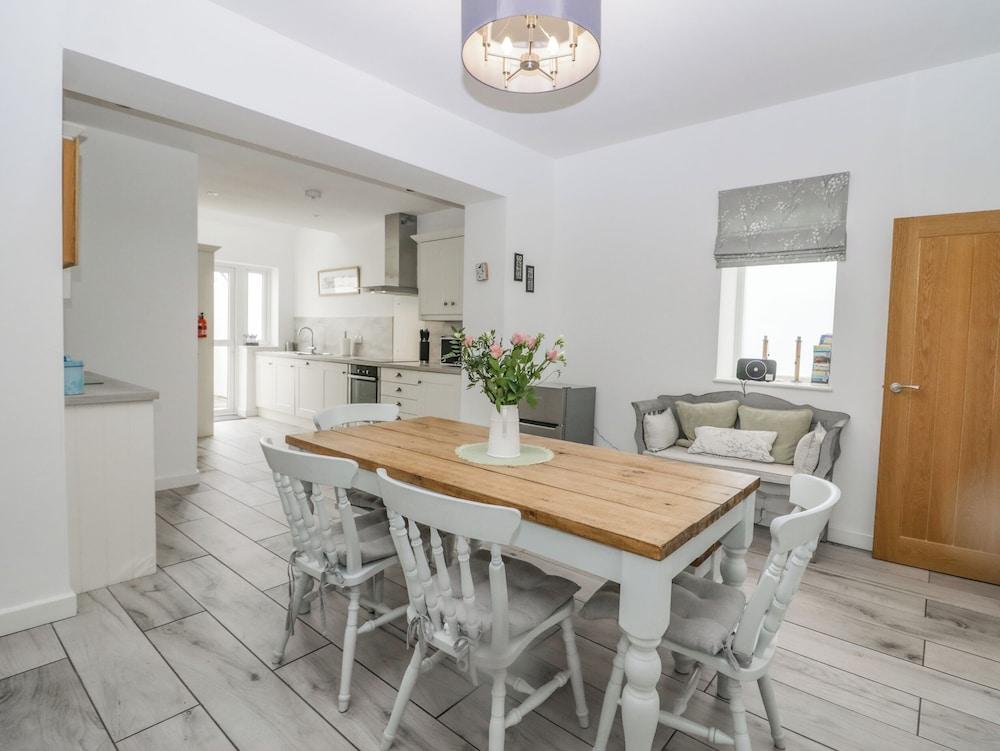 Driftwood, 23 Roa Island