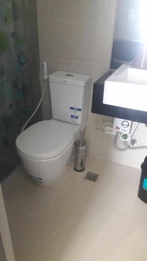 Unit E Cluster D 5th Floor at Oceanway Residence Boracay