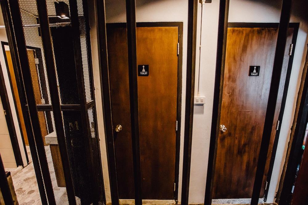 Kampor Co Working Space and Bed