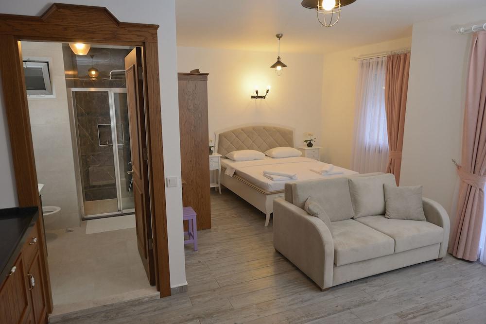 Brothers Cesme Hotel