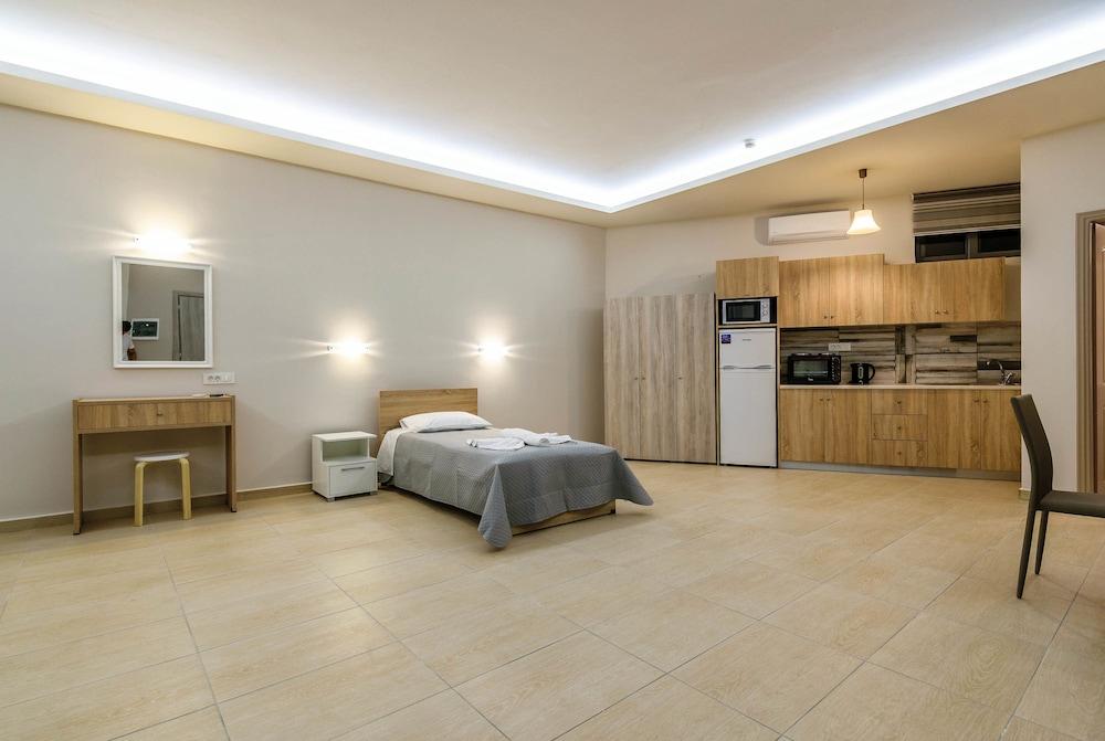 Irene Studios & Apartments