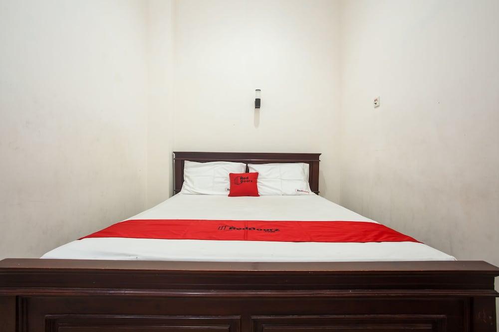 RedDoorz @ Raya Ngagel 2