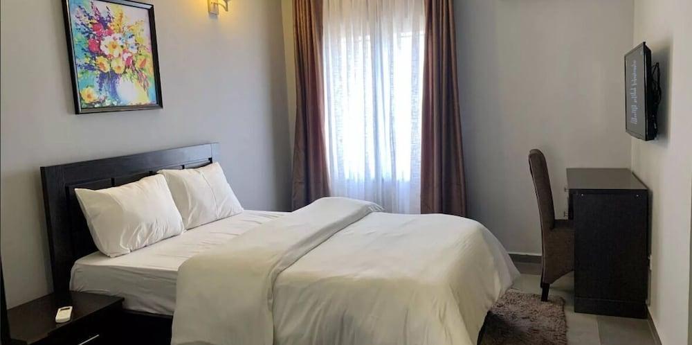 Tenny's Place Apartments